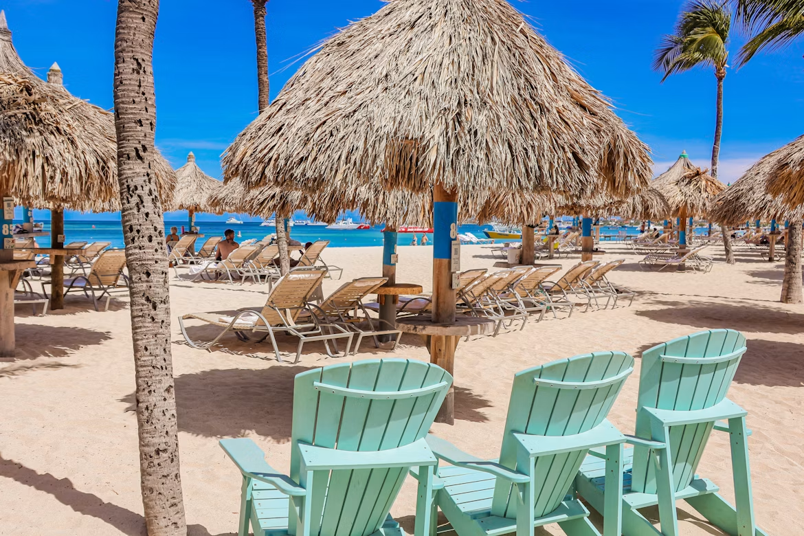 Aruba: Eagle Beach Luxury Escape