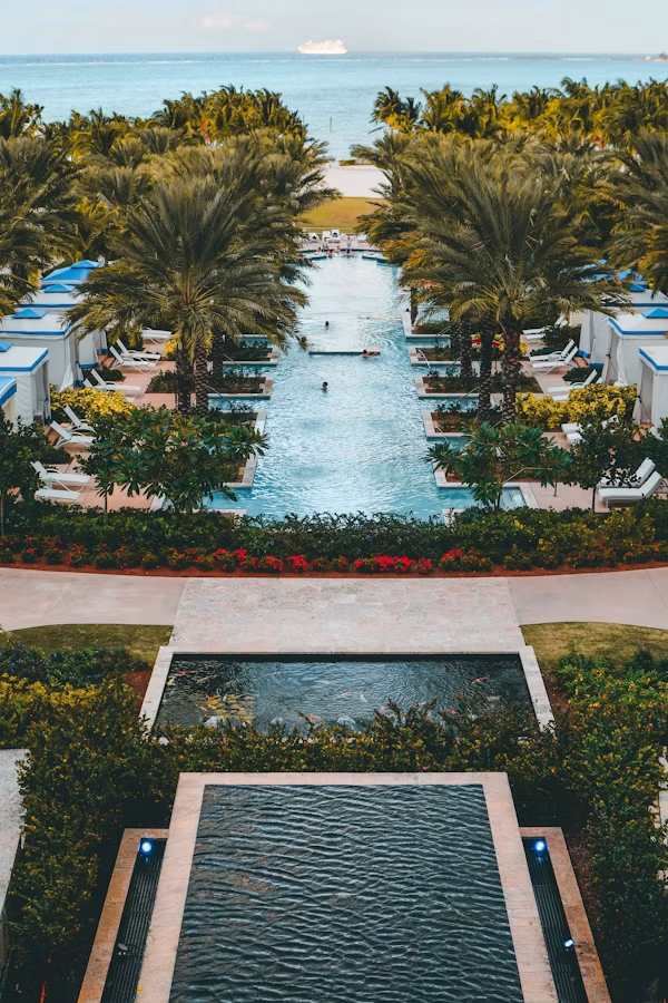 Bahamas: Nassau and the gateway