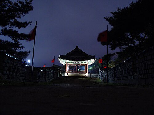 How to pace the visit for Seoul: Seonamgakryu Hwaseong Fortress Nighttime 2008 10 23