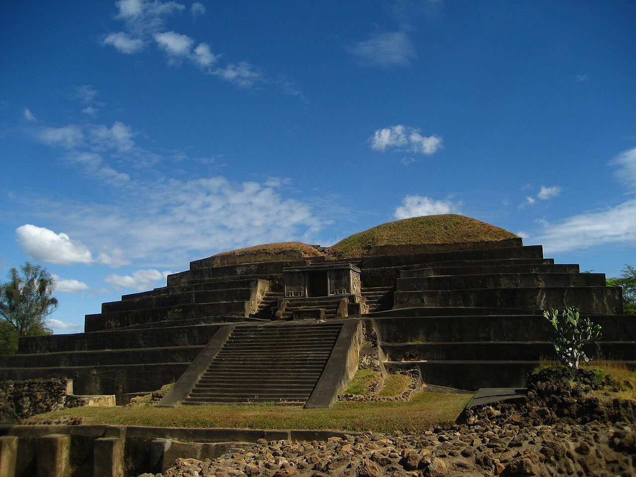 Main stepped structure at Tazumal in Chalchuapa, El Salvador