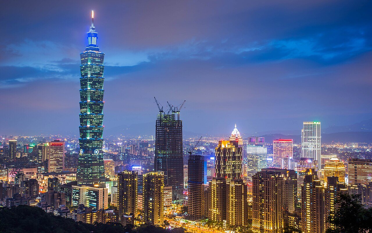 Taipei 101 & Xinyi: Xinyi Taipei 2016 panorama