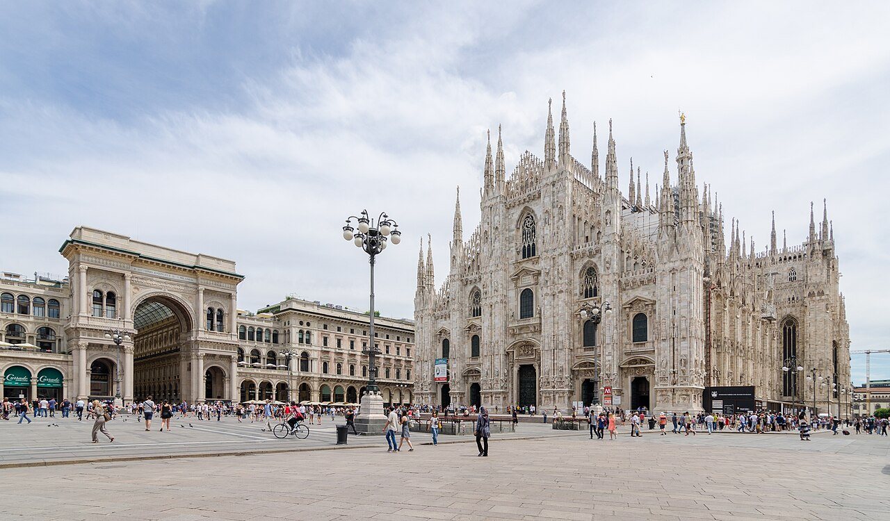 Duomo & historic center: Milano, Duomo with Milan Cathedral and Galleria Vittorio Emanuele II, 2016