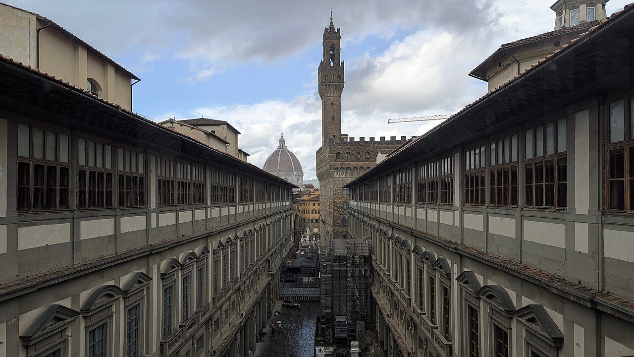 Uffizi & Renaissance art: Piazzale degli Uffizi perspective view, Florence, Italy, August 2025
