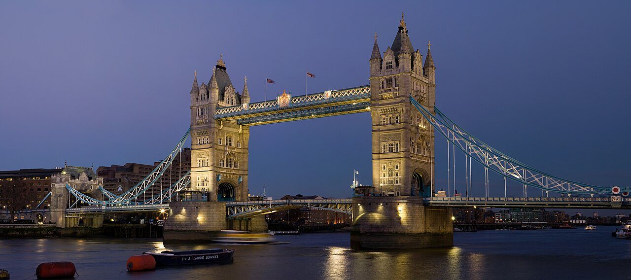 Tower, City & the Thames: Tower Bridge London Dusk Feb 2006