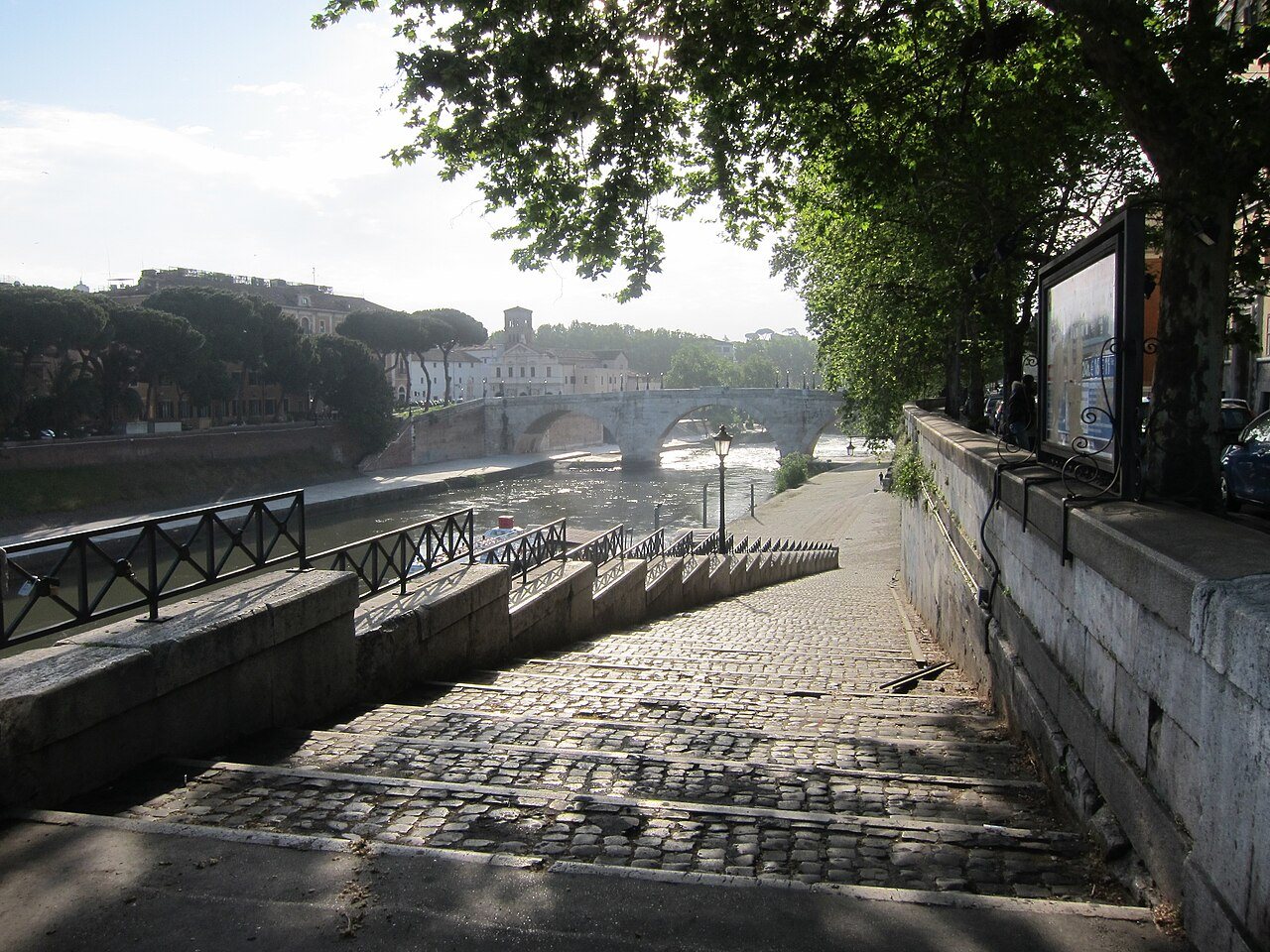 Trastevere & the river: Stairs from Trastevere to the Tiber River panoramio