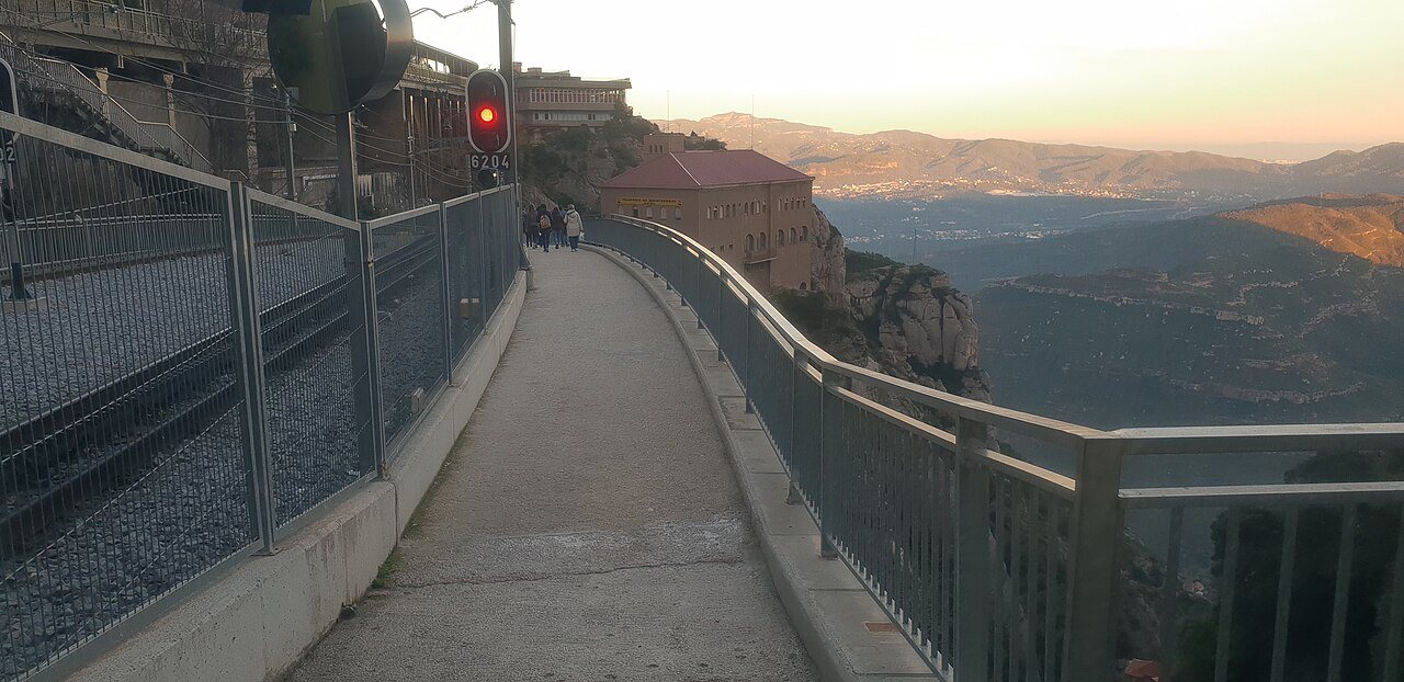 Montserrat or Girona: Montserrat Monestir railway station 2018 12 05 17.04.09