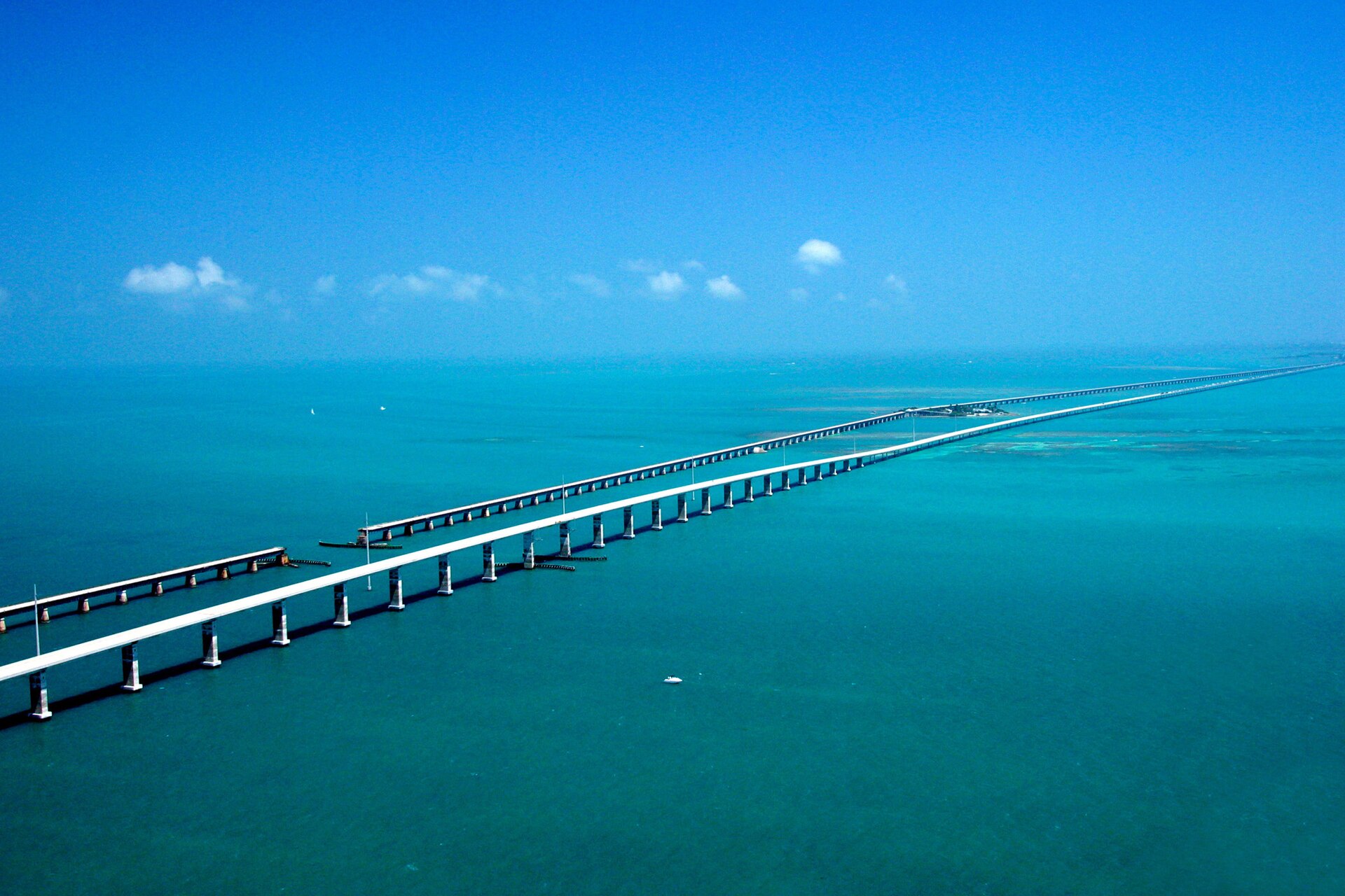 Seven Mile Bridge carrying the Overseas Highway across turquoise water in the Florida Keys