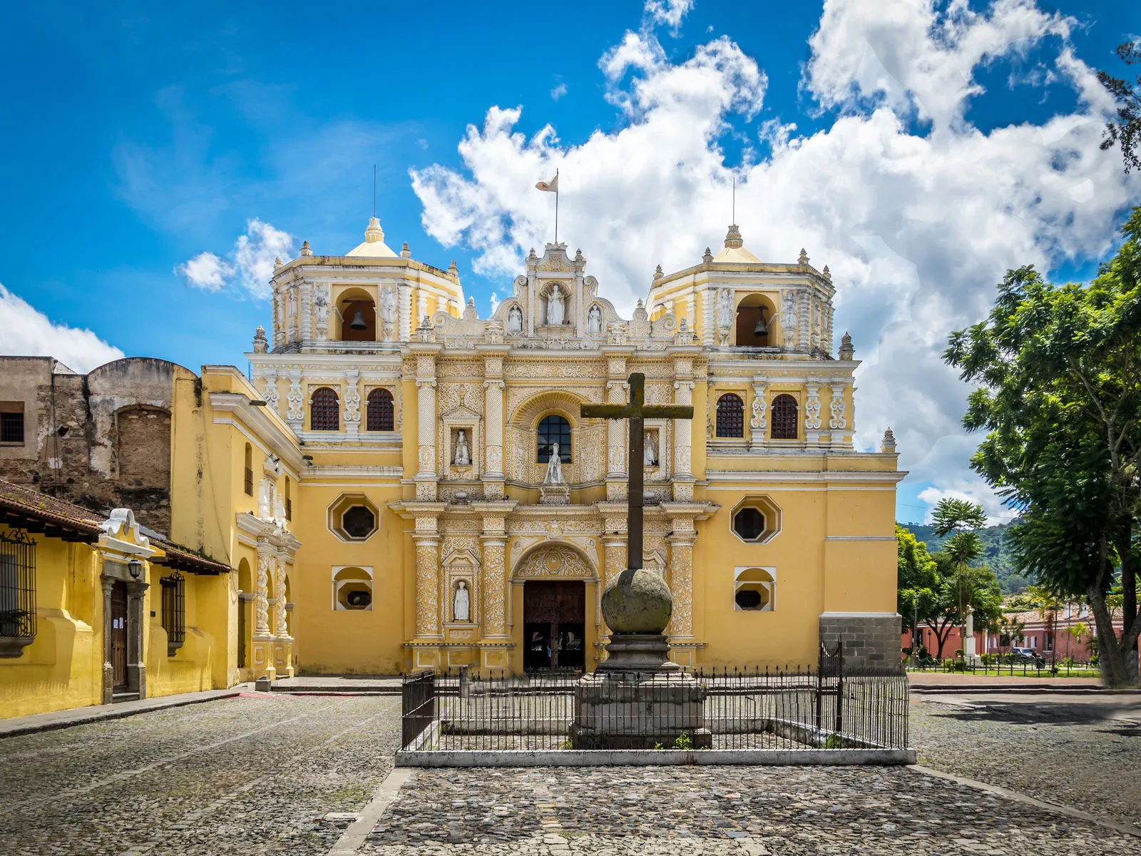 Antigua & Barbuda: Historic Antigua & Local Life