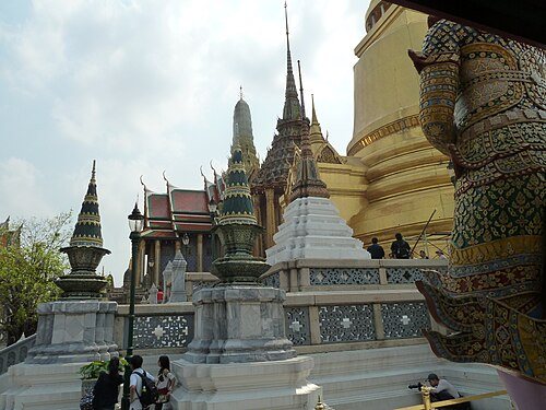 Essential city highlights for Bangkok: Wat Phra Kaew P1100449