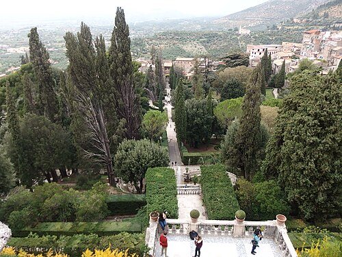 A broader city stay for Rome: Tivoli, Villa d'Este, giardino