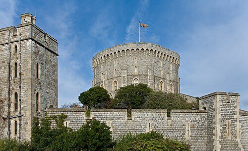 A broader city stay for London: Round Tower, Windsor Castle, England Nov 2006
