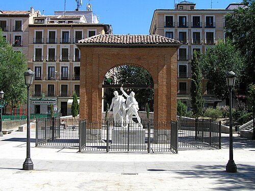 A deeper regional extension for Madrid: Monumento a Daoiz y Velarde en la Plaza del 2 de Mayo de Madrid